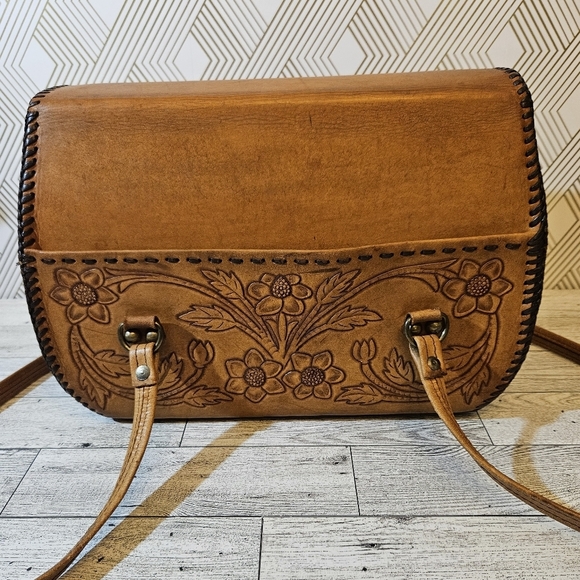 COPY - Vintage Hand Tooled Leather Hard Sided Satchel Bag - Picture 4 of 15